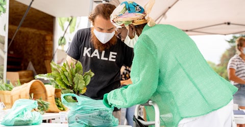  Rodale Institute Brings Organic Food to Mobile Farmers Market