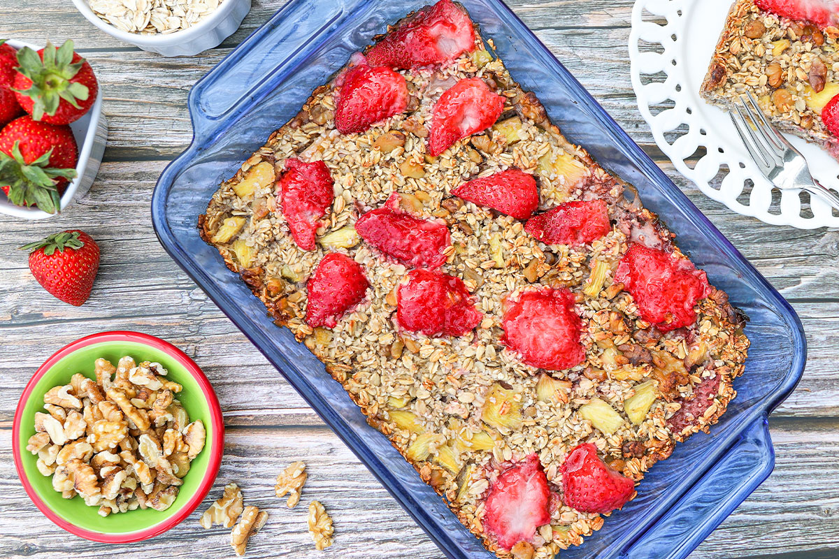 Avena horneada con fresas y piña